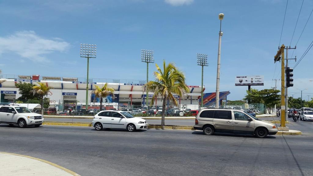 Room In Cancun Stadium Exterior foto
