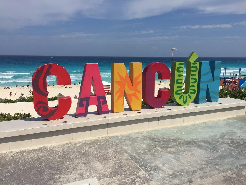 Room In Cancun Stadium Exterior foto